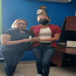 Presidenta Municipal entrega medicamentos a personas de escasos recursos